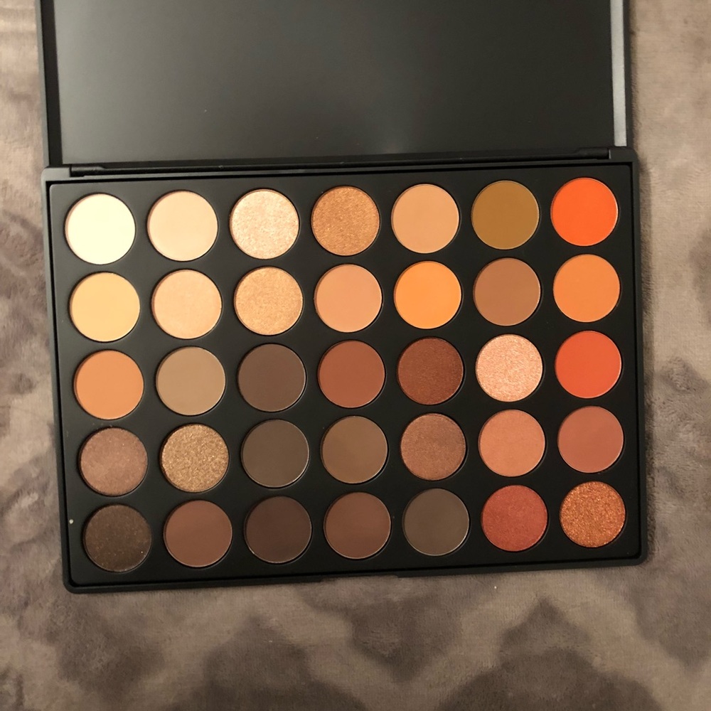 Morphe 35O eyeshadow pallet